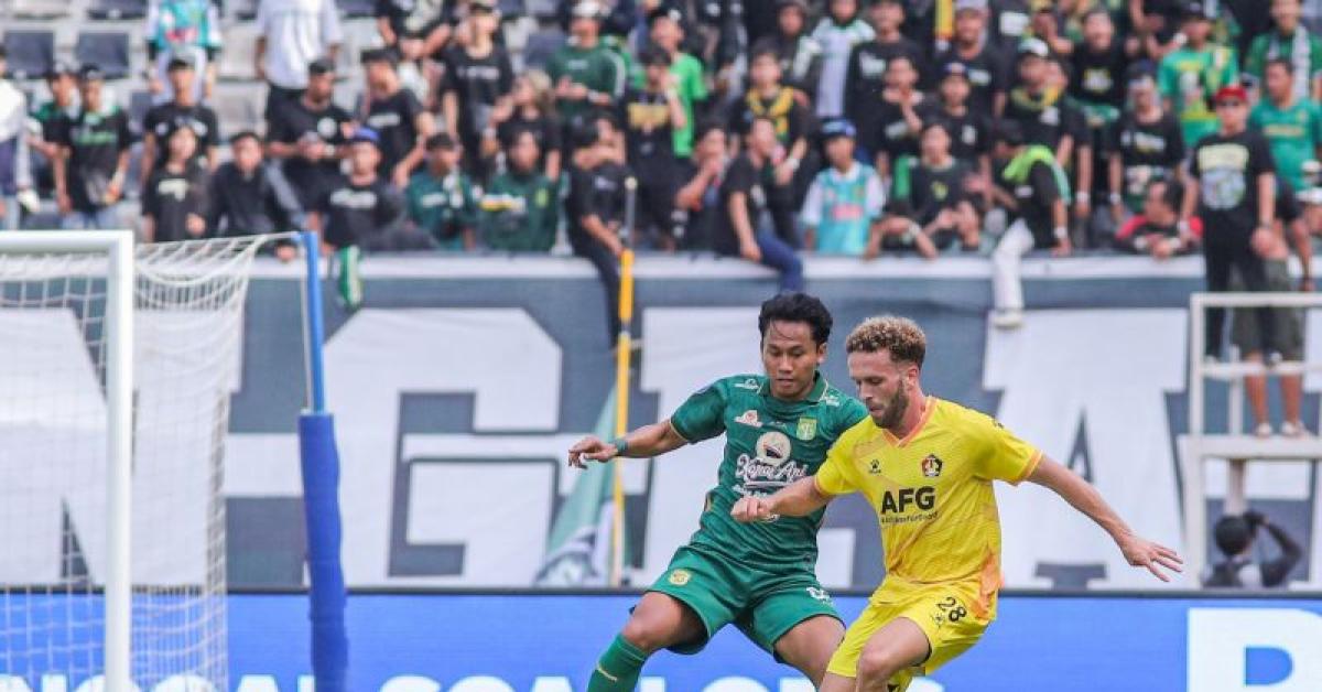 Persebaya Surabaya Perpanjang Kontrak Tiga Pemain Belakang