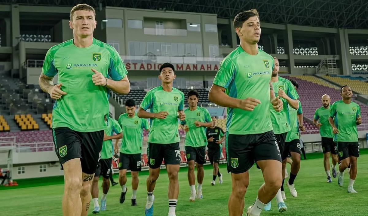 Prediksi Persebaya Vs Malut United: Misi Besar di Tengah Tekanan!