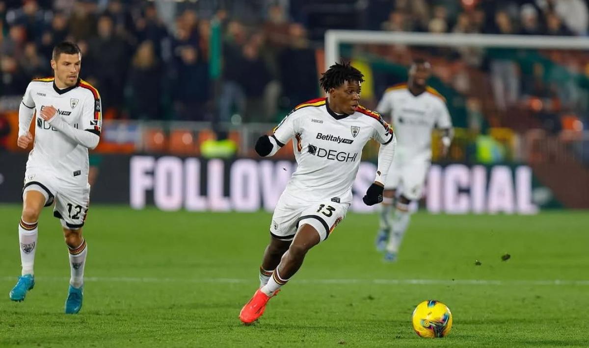 Patrick Dorgu Resmi Gabung Manchester United: Bek Kiri Masa Depan Setan Merah!