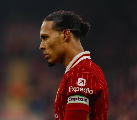 Liverpool Ditahan Imbang Aston Villa 2-2, Van Dijk Kecewa