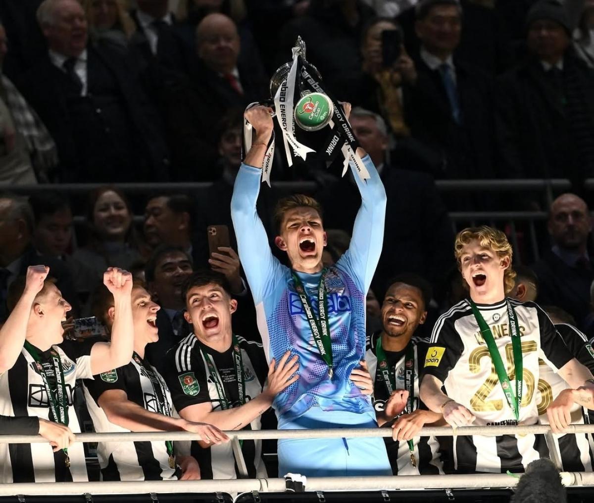Kalahkan Liverpool 1-2, Newcastle Juarai Carabao Cup 2025 Setelah 70 Tahun Lamanya