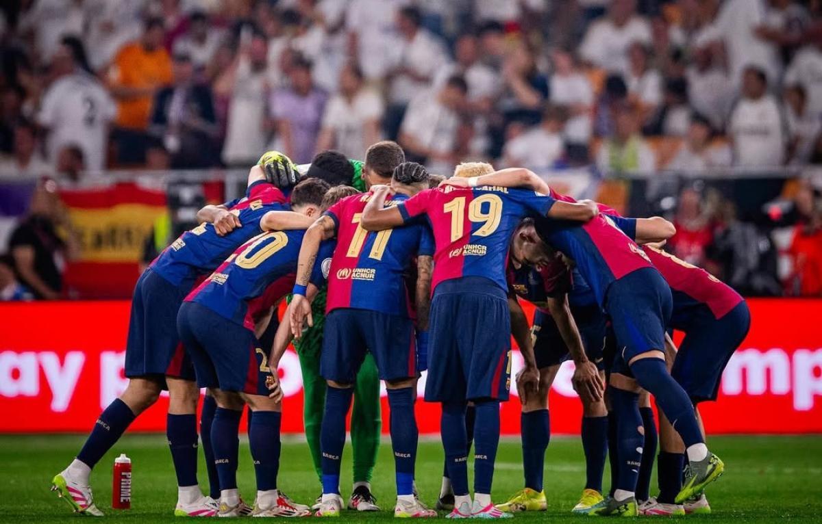 Bek Kiri Barcelona Krisis, Flick Hadapi Dilema Jelang Duel Panas Lawan Inter di San Siro!