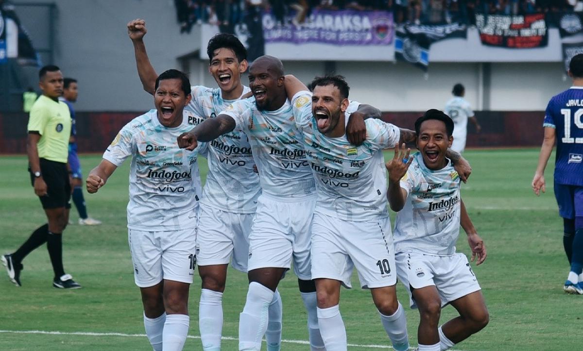 Bobotoh Merapat! Ini Rangkaian Acara Konvoi Persib Bandung Juara Liga 1, Cek Jadwal dan Rute Lengkapnya