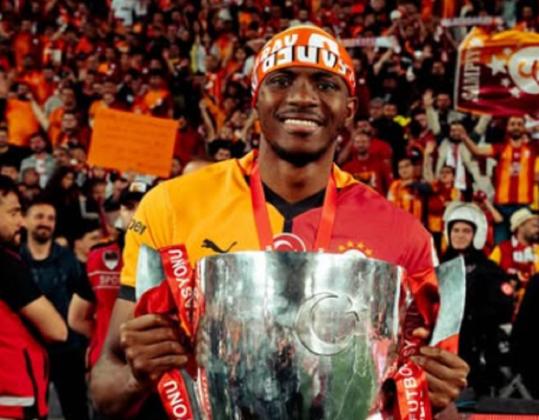 Victor Osimhen Ogah ke MU & Chelsea! Lebih Pilih Klub Sultan Demi Gaji Selangit