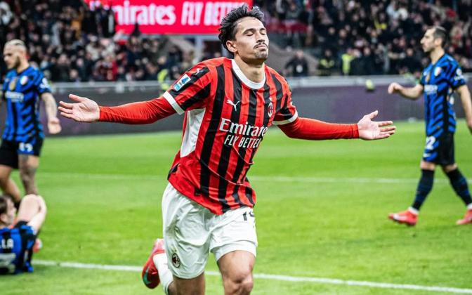Tijjani Reijnders Buka Suara Soal Rumor Transfer ke Manchester City