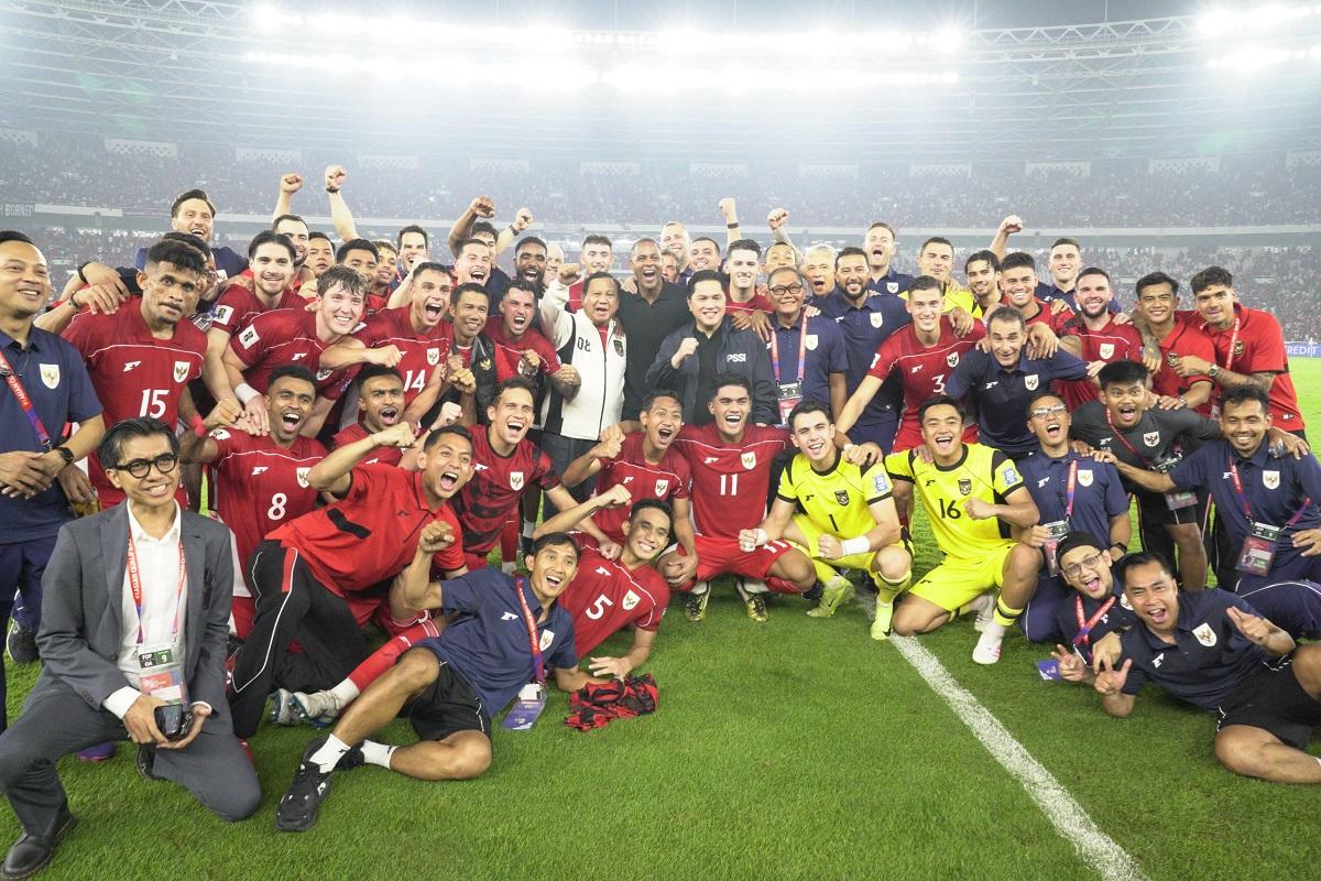 Prabowo Rayakan Momen Timnas Bungkam China 1-0 di GBK