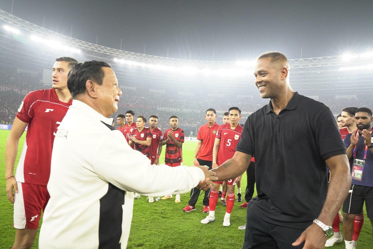Turun ke Lapangan Beri Selamat, Prabowo: Kita Harus Menang Melawan Jepang