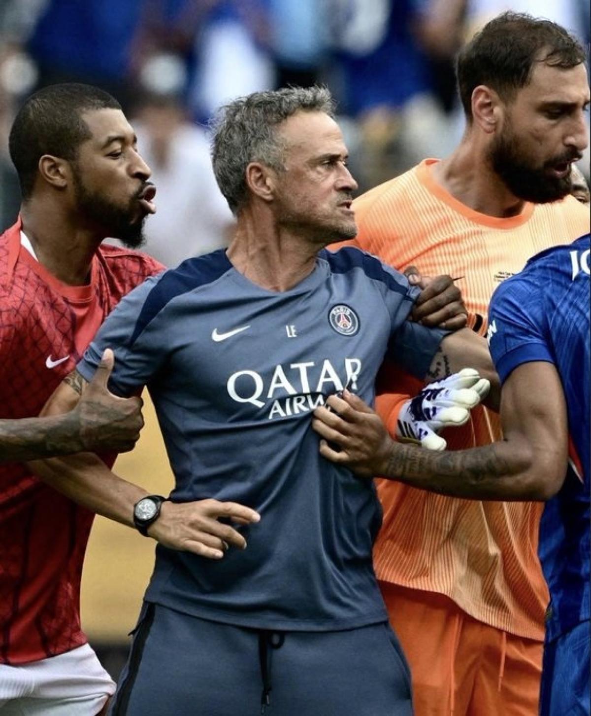 Ricuh Usai Final Piala Dunia Antarklub 2025, Luis Enrique Serang Joao Pedro