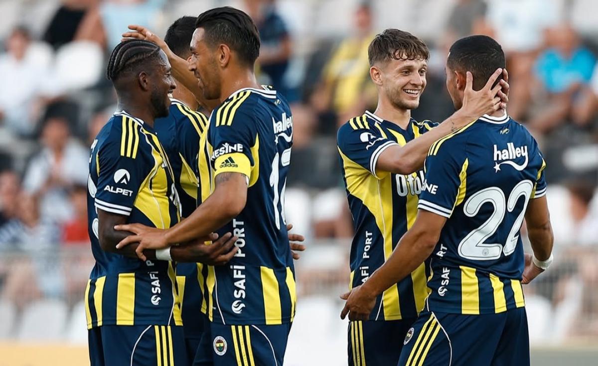 Prediksi Fenerbahce vs Feyenoord: Mourinho di Ujung Jurang, Butuh Keajaiban!