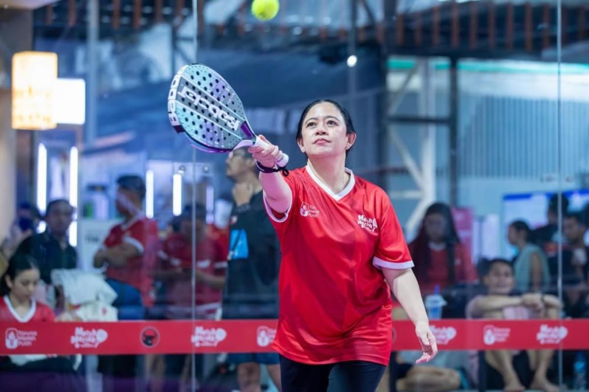 Puan Maharani Coba Olahraga Padel, Raket Babolat Jadi Sorotan Warganet