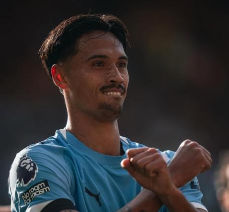 Tijjani Reijnders Akui Bangga Adiknya Bergabung dengan Persib Bandung