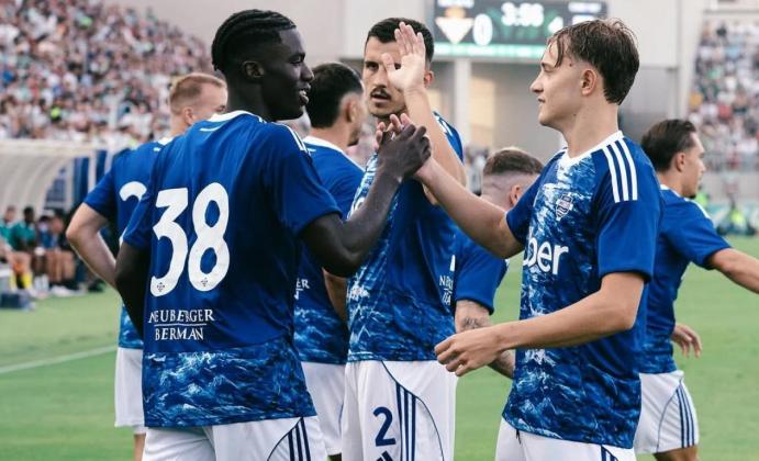 Como Bungkam Fiorentina 3-1 dan Lolos ke Perempat Final Piala Italia