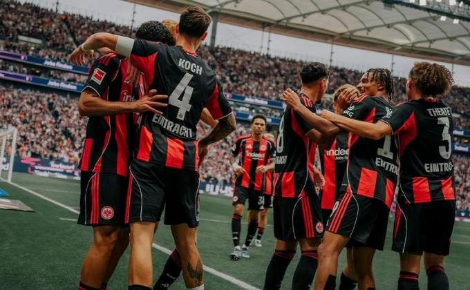Prediksi Skor Eintracht Frankfurt vs Galatasaray: Laga Sengit Dua Kekuatan Berbeda!