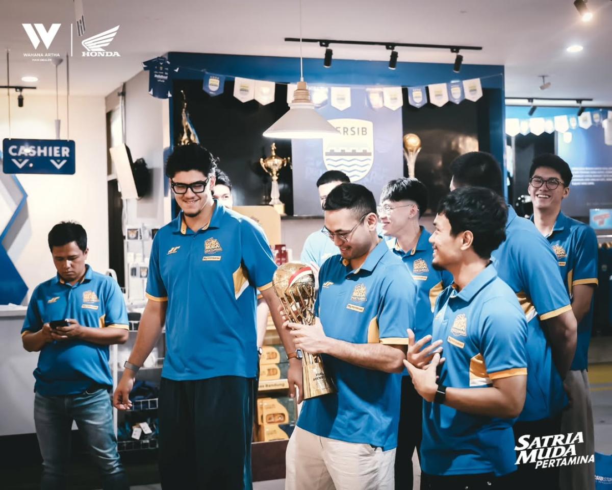 Kota Bandung Cetak Sejarah Baru, Satria Muda Persembahkan Trofi IBL 2025