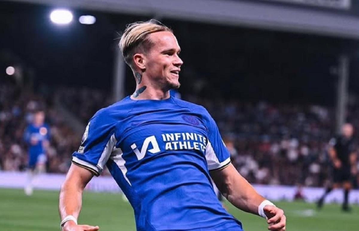 Sopir Uber Mirip Mykhailo Mudryk, Bikin Fans Chelsea Salah Fokus!