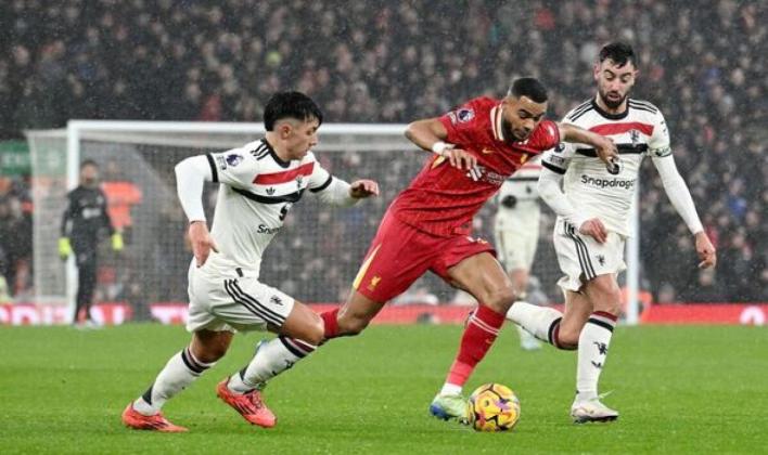 Liverpool vs MU: Setan Merah Pakai Jersey Keberuntungan Main di Anfield