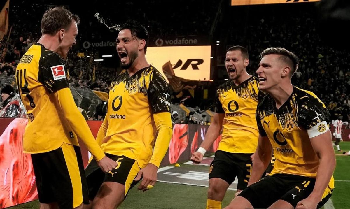 Prediksi Skor Augsburg vs Dortmund: Die Borussen Diprediksi Bawa Pulang Tiga Poin!