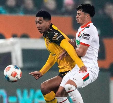 Dortmund Geser Augsburg, Tempel Bayern di Puncak Klasemen Bundesliga