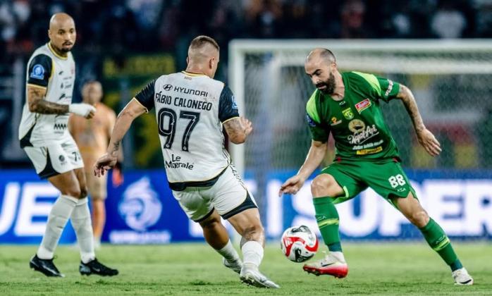 Prediksi Skor Persebaya vs Persis Solo: Laga Diprediksi Seimbang tapi Bajul Ijo Punya Keuntungan!