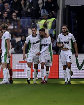 BERARDI GAASS! SASSUOLO BUNGKAM ATALANTA 3-0, Penyelamatan Krusial Jay Idzes Buka Jalan Pesta Gol Neroverdi!