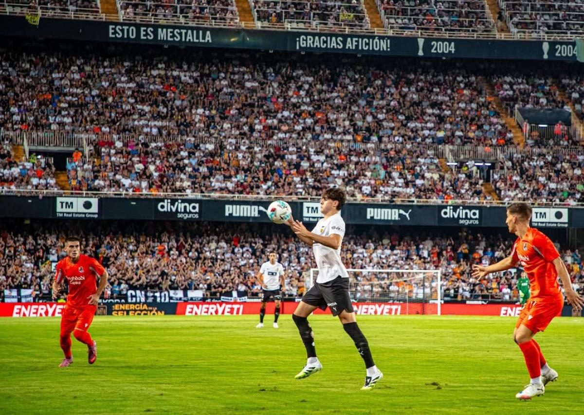Manchester United Kembali Lirik Javi Guerra, Valencia Siap Lepas Murah?