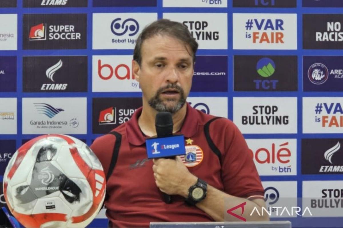 Persija Terjepit! Jarak Poin Meluas, Mauricio Souza Tebar Ancaman: Jangan Coret Kami dari Perebutan Juara!