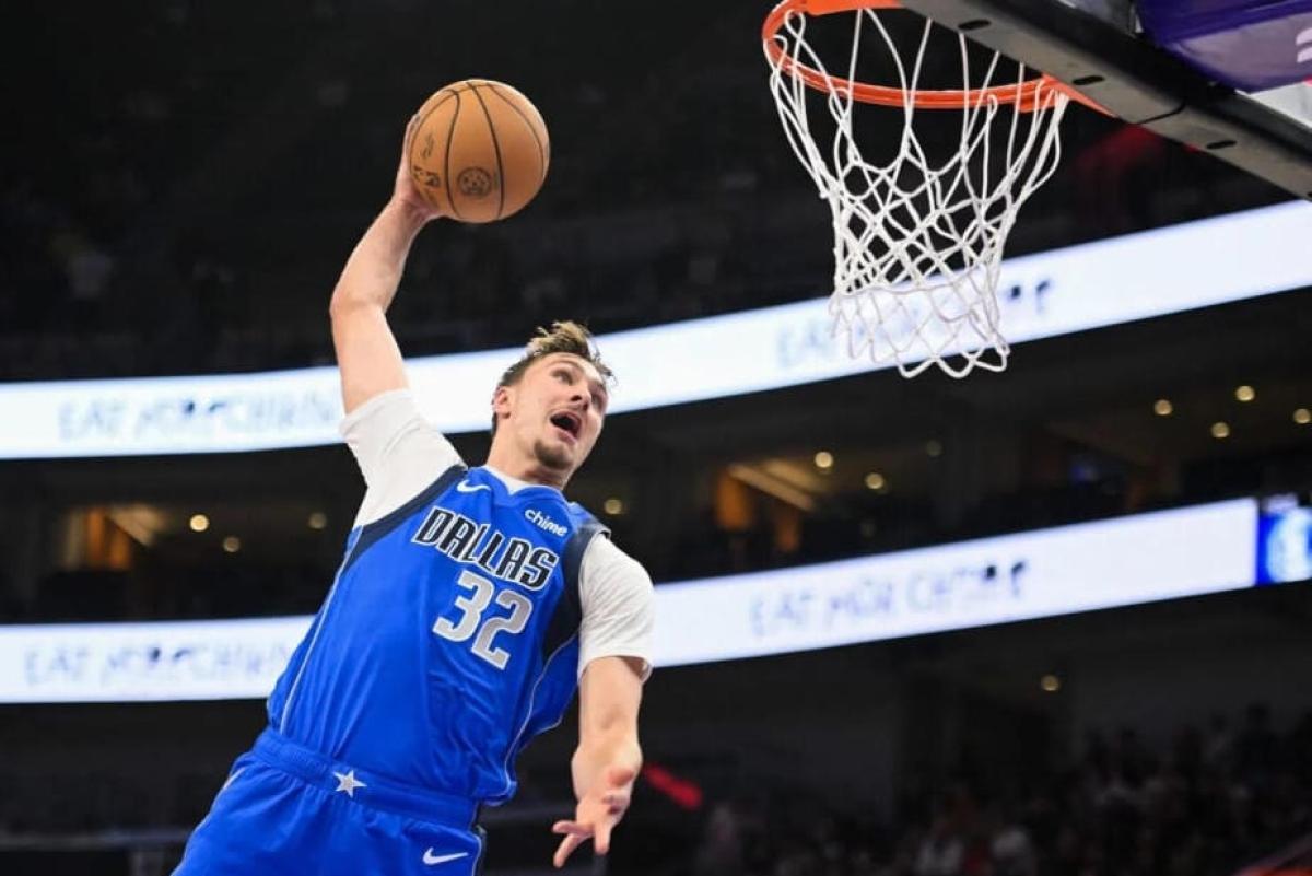 Cooper Flagg Absen Pertama Kali, Dallas Mavericks Kalah Tipis dari Knicks