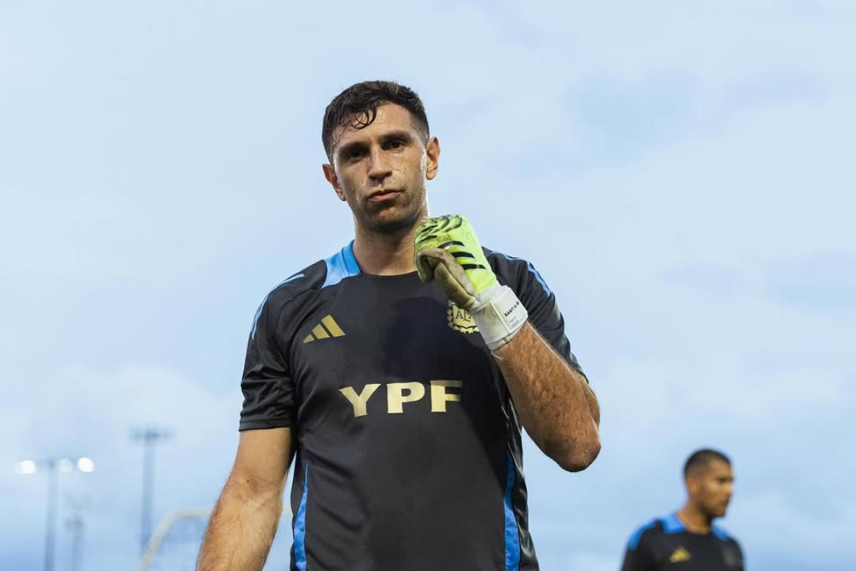 Persaingan Makin Panas! Inter dan MU Berebut Emiliano Martinez, Aston Villa Siap Lepas?