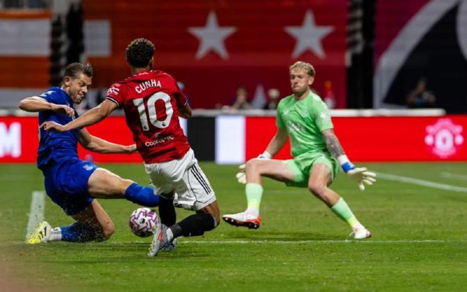Prediksi Manchester United vs Everton: Setan Merah Bidik Kemenangan di Old Trafford!