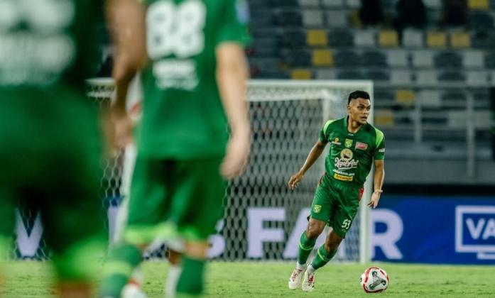 Formasi Kembar 4-3-3, Berikut Susunan Pemain Persebaya Vs Persita