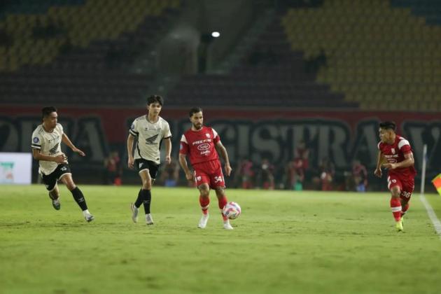 Duel Panas di Manahan! Lini Depan Menggila, Persis Solo vs PSM Makassar Diprediksi Hujan Gol!