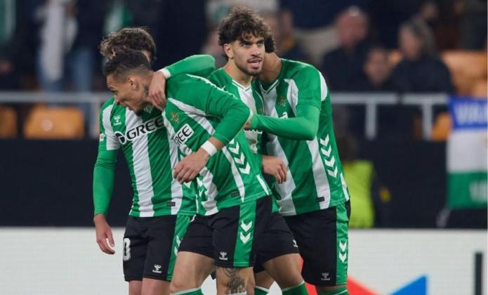 Prediksi Skor Sevilla vs Real Betis: Tim Tamu Berpeluang Besar Curi Kemenangan!