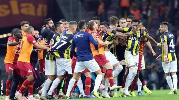Prediksi Skor Fenerbahce vs Galatasaray di Liga Turki: Siapa yang Akan Kuasai Derby Istanbul