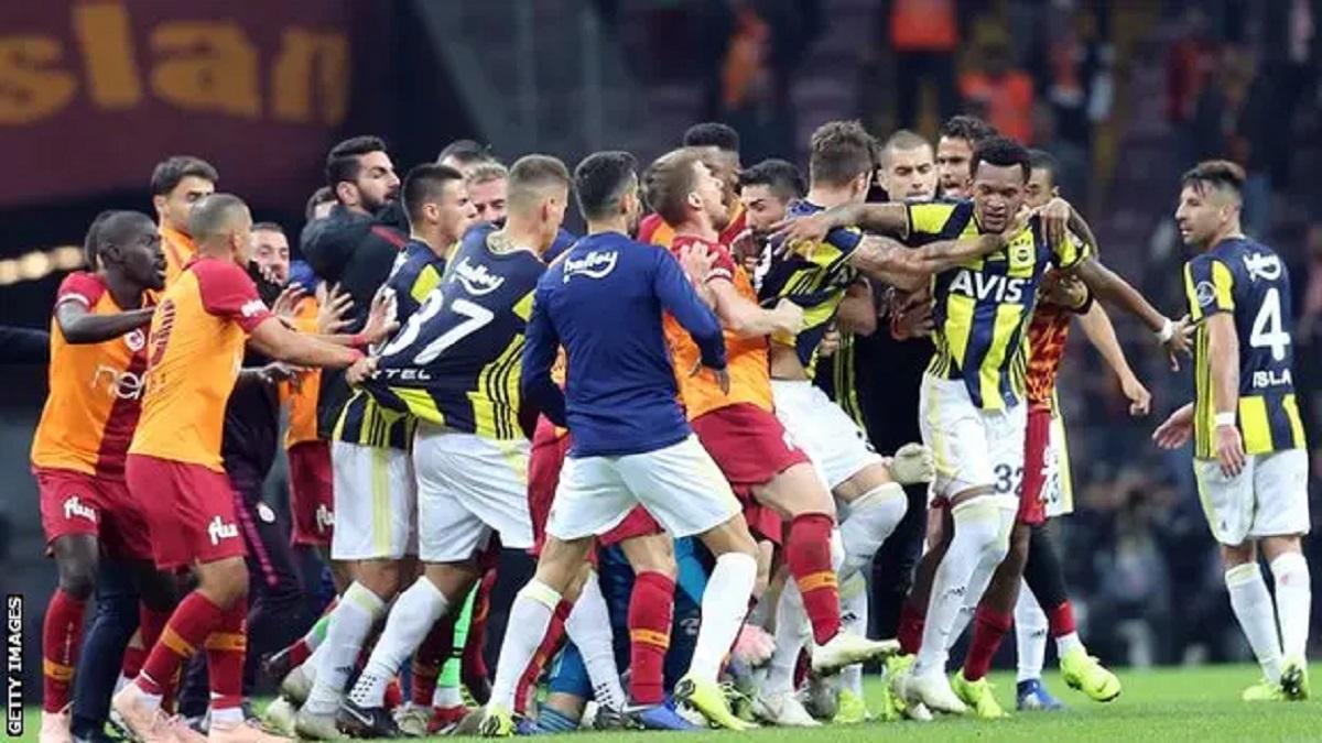 Prediksi Skor Fenerbahce vs Galatasaray di Liga Turki: Siapa yang Akan Kuasai Derby Istanbul