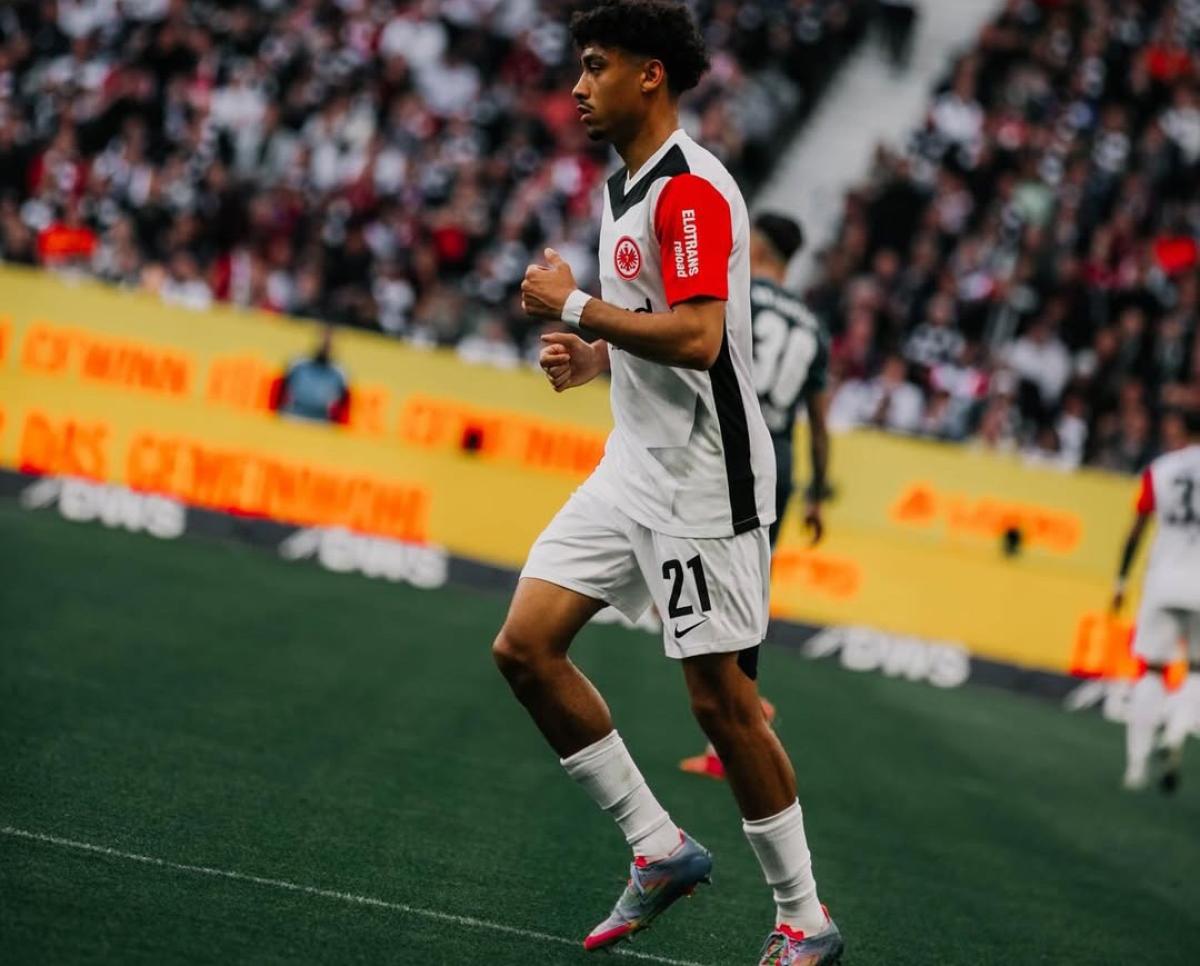 Panas! Duel Madrid-Barcelona Berebut Bek Muda Frankfurt Nathaniel Brown