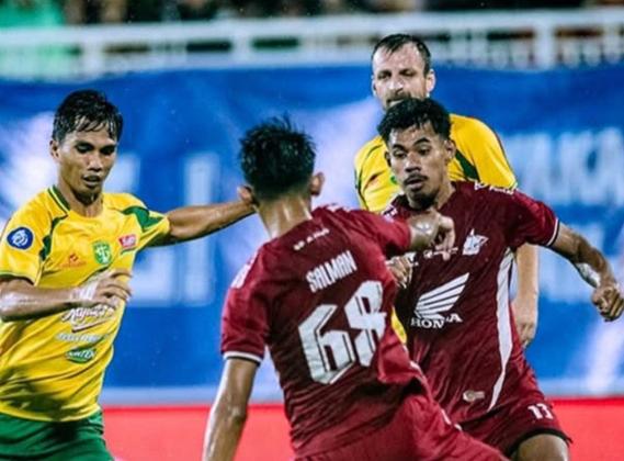 Prediksi Skor PSM Makassar vs Persebaya Surabaya: Duel Klasik Juku Eja vs Bajul Ijo di Liga 1