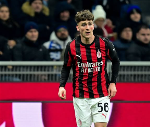 AC Milan Resmi Perpanjang Kontrak  Alexis Saelemaekers hingga 2031