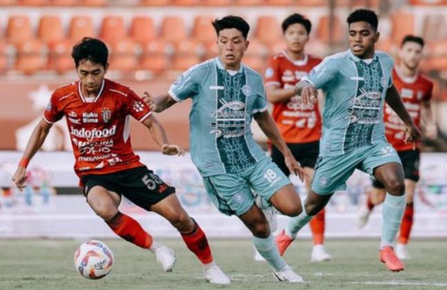 Prediksi Skor PSBS Biak vs Bali United di BRI Super League: Misi Badai Pasifik Jauhi Zona Merah