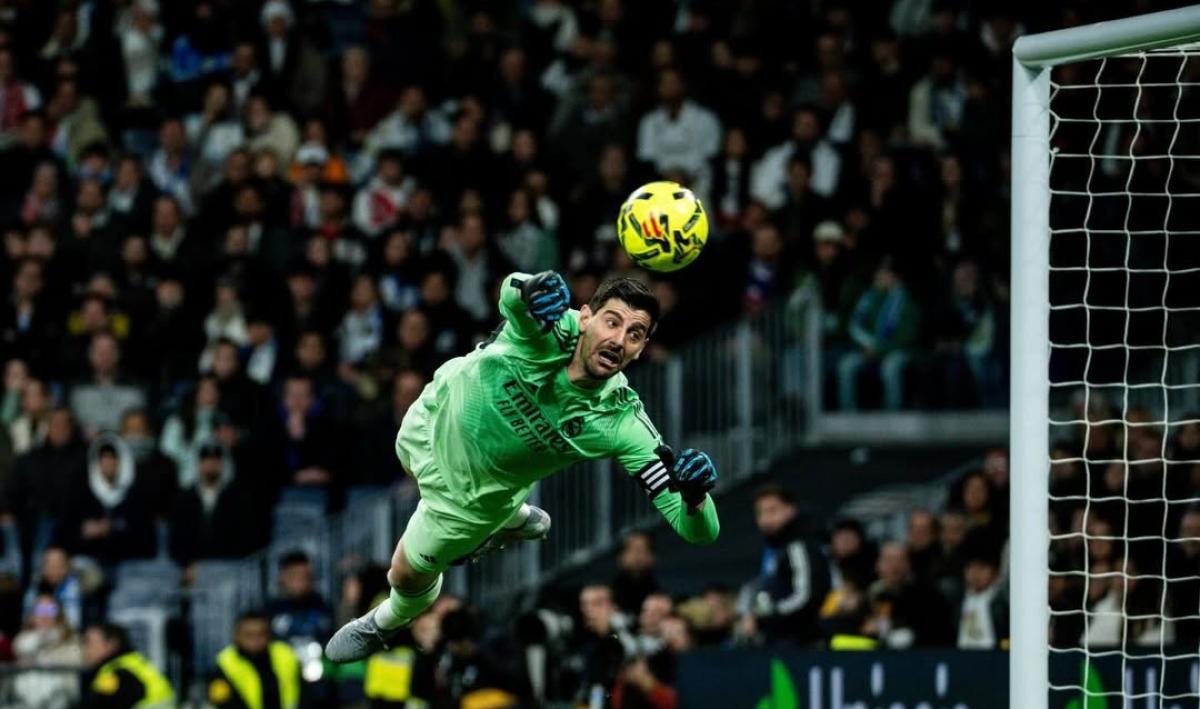 Real Madrid Lirik Kiper Muda Asal Swedia: Pengganti Thibaut Courtois?
