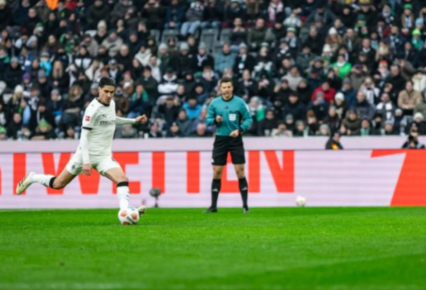 Kevin Diks Cetak Gol, Monchengladbach Bungkam Augsburg 4-0