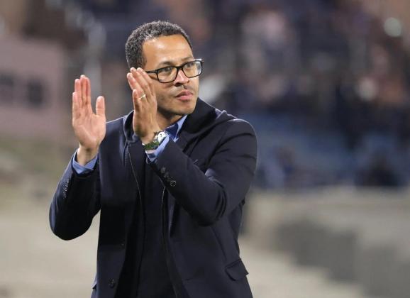  Chelsea vs Arsenal: Mampukah Debut Manis Liam Rosenior Berlanjut di Derby London?