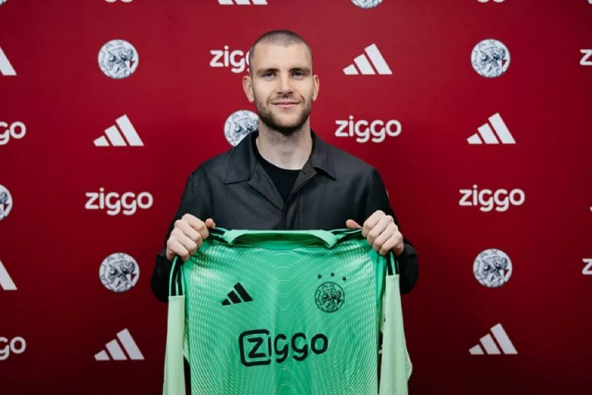 Transfer Bombastis! Maarten Paes Resmi Caplok Nomor 26 di Ajax Amsterdam, FC Dallas Gigit Jari?