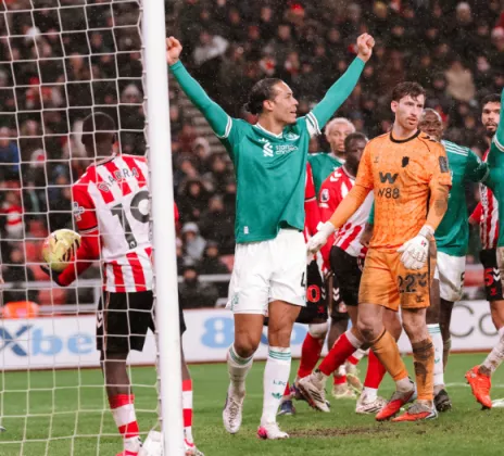 Sundulan Van Dijk Jadi Penentu, Liverpool Bawa Pulang Tiga Poin dari Markas Sunderland