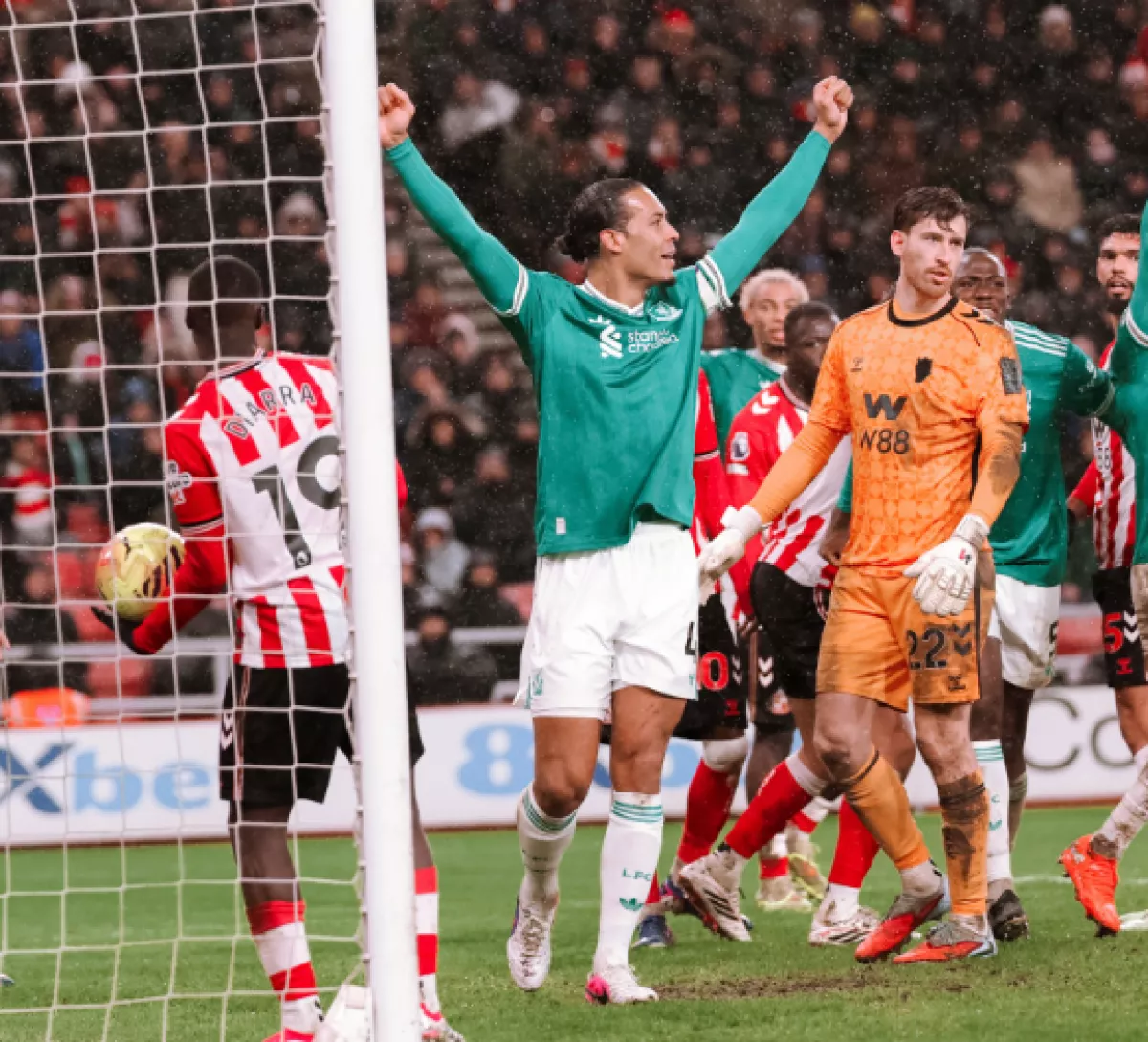 Sundulan Van Dijk Jadi Penentu, Liverpool Bawa Pulang Tiga Poin dari Markas Sunderland