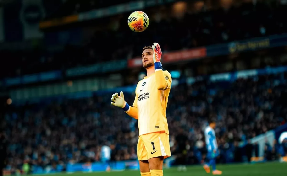 Chelsea Bidik Bart Verbruggen, Siap Saingi Bayern Munich!