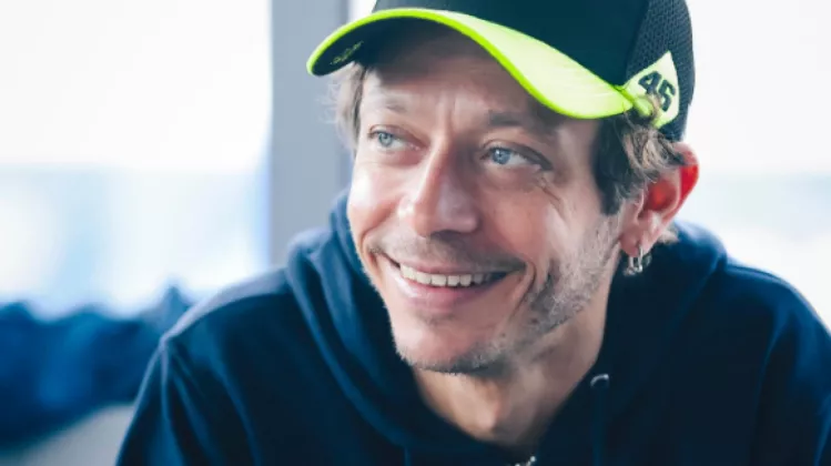 Terungkap! Sebelum Juara di GP Brasil, Bezzecchi Sempat Terima Wejangan dari Valentino Rossi