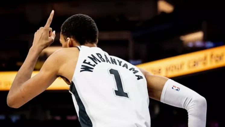Hasil NBA Hari Ini: Hornets Hancurkan Heat, Spurs dan Nuggets Menang Telak