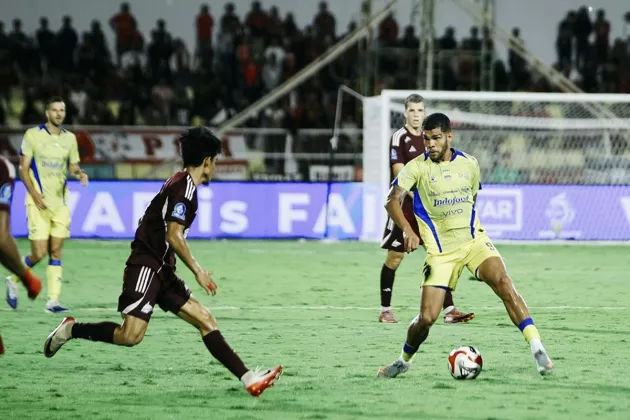 Persib Menang Dramatis 2-1 di Markas PSM, Selangkah Lagi Angkat Trofi Juara Super League!