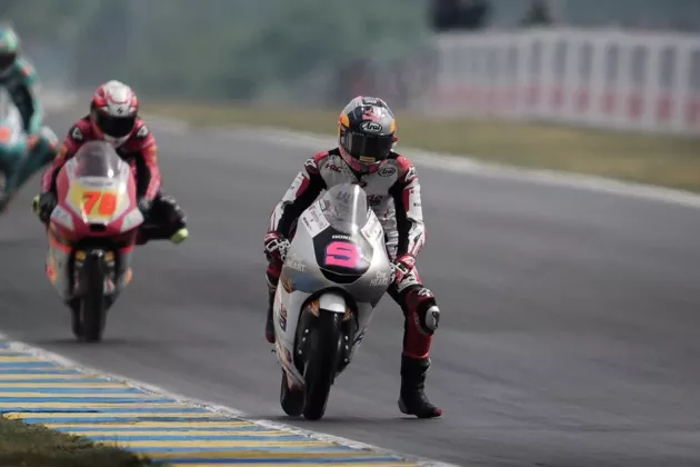 Veda Ega Tembus Lima Besar Klasemen Moto3 2026 Usai Finis ke-8 di GP Catalunya