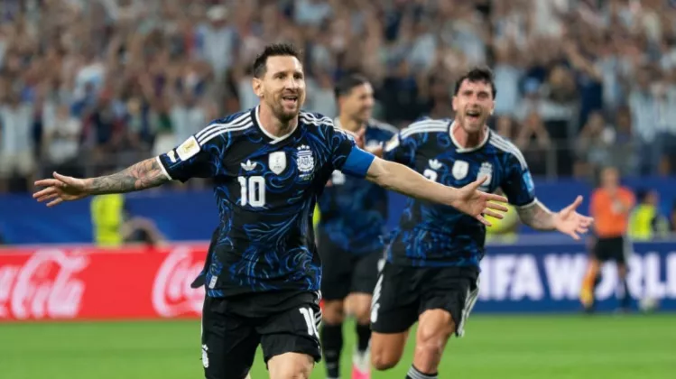 Messi Cetak Rekor Baru saat Argentina Sempurnakan Fase Grup